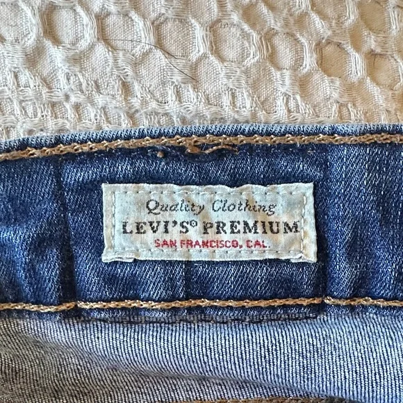 Levi's High Rise Blue Jeans - Picture 2 of 5